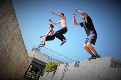 Dossier_p15_Parkour_Auxerre_saut_L.JPG