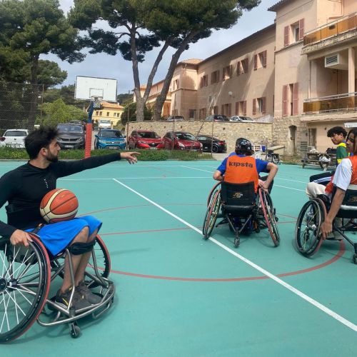 Dossier_p15_Ufolep_83_MLDS_basket_fauteuil_2_action.JPG