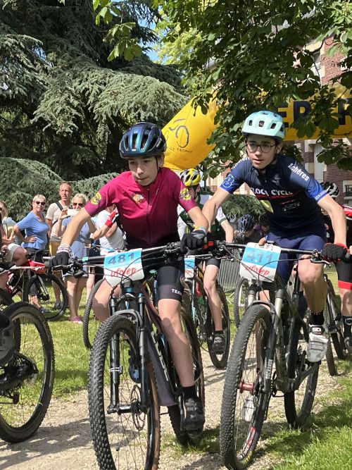 Le Val-d'Oise Trophy propose 8 �tapes aux jeunes v�t�tistes souhaitant se frotter � la comp�tition. (DR)