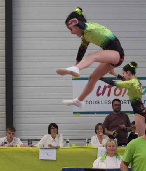 Zoom_Patricia_VIGNAU_trampoline.jpg