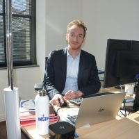 Damien Combredet � son bureau. (Philippe Brenot)