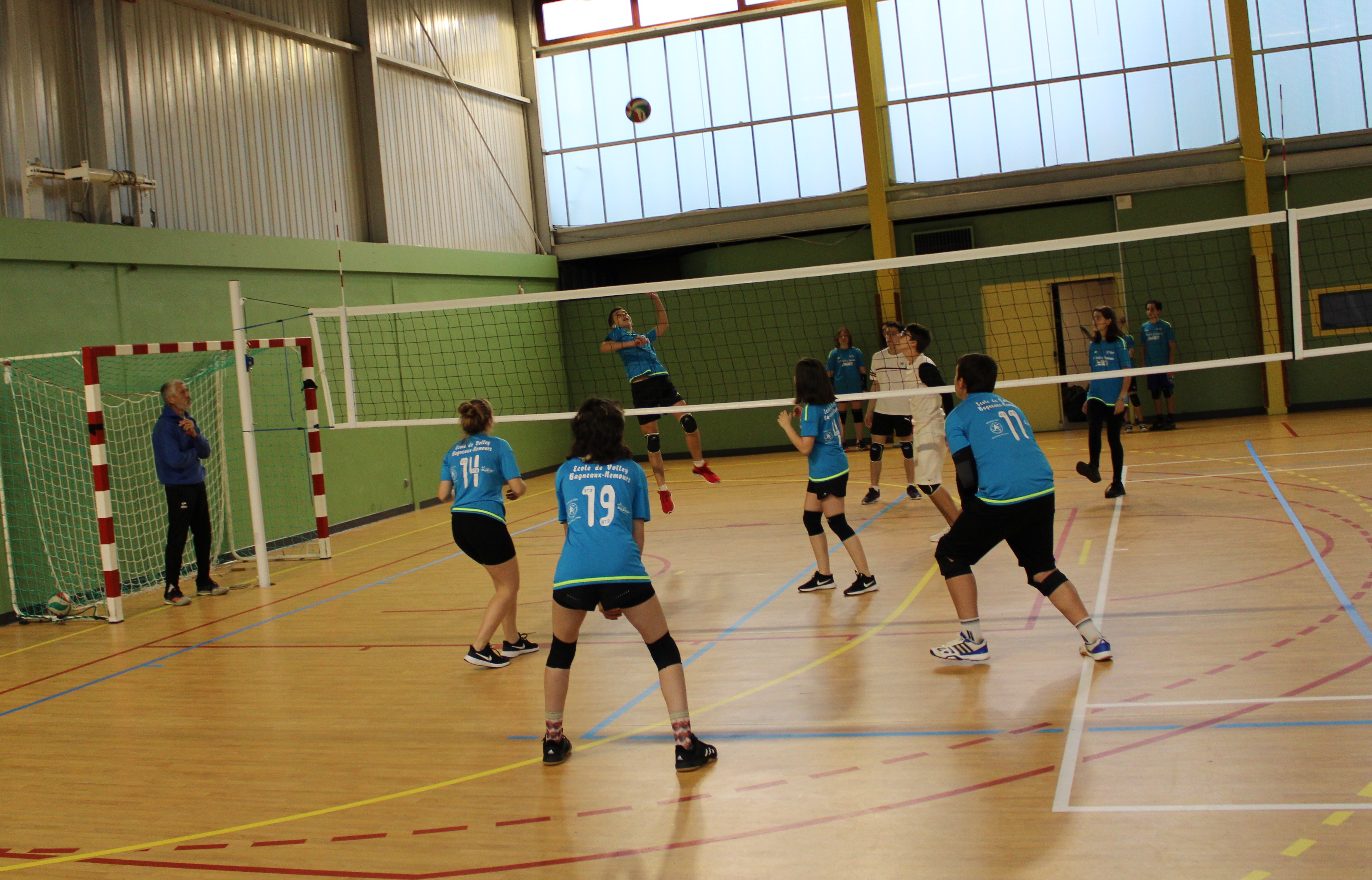 Terrain_3_volley_action_Bagneaux_OK.jpg